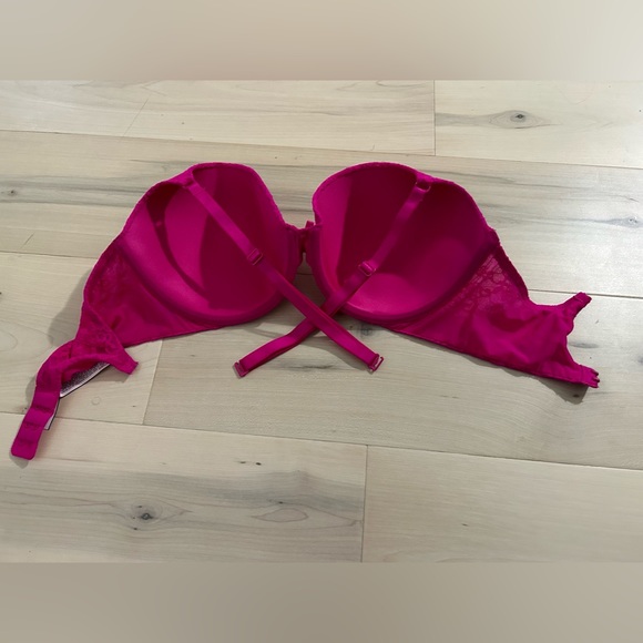 Victoria’s Secret Lace Demi Bra 34DD - Picture 12 of 15